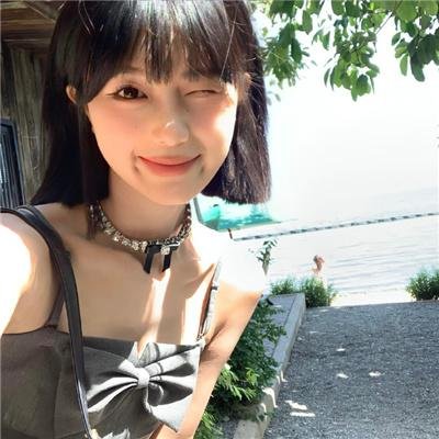 演员 - 查莉XCX 