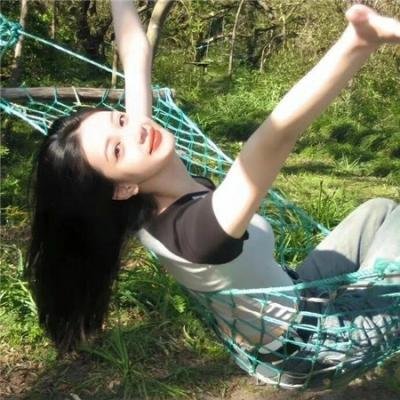 女孩不平凡海报背景